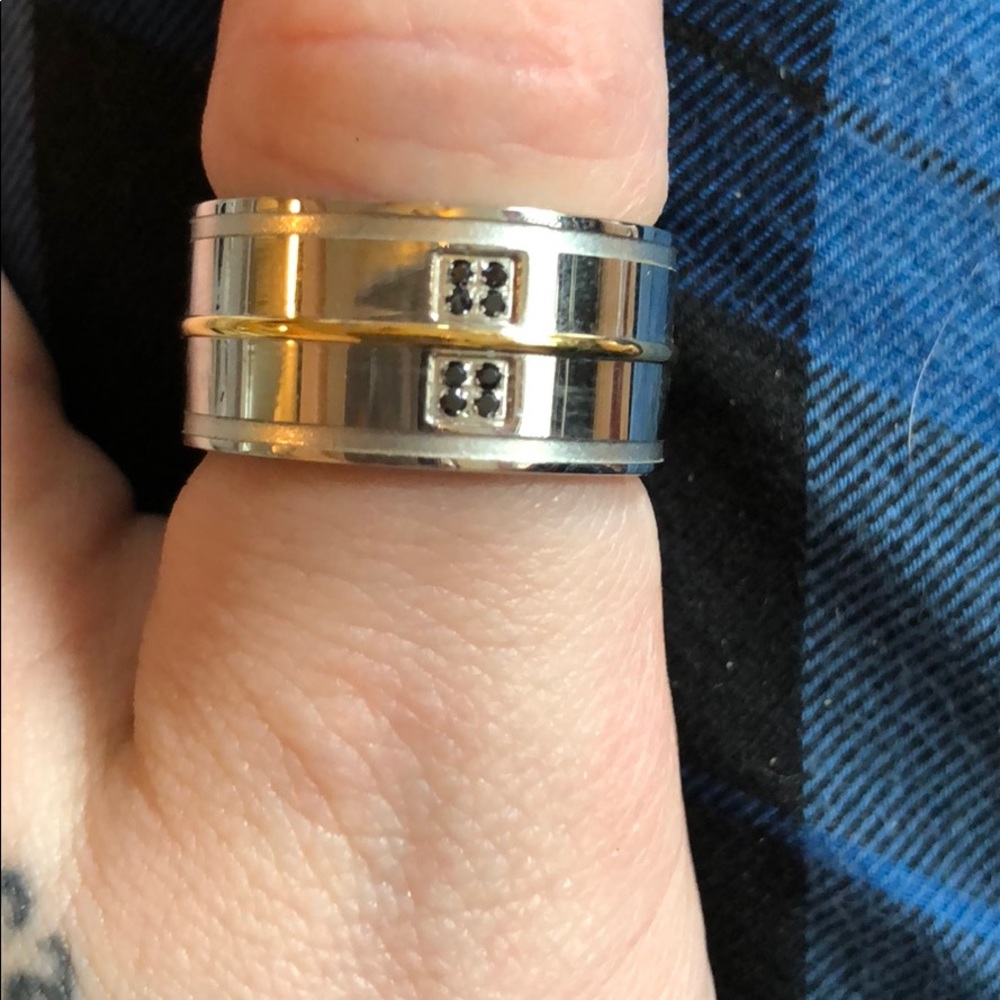 Metal ring with black cz